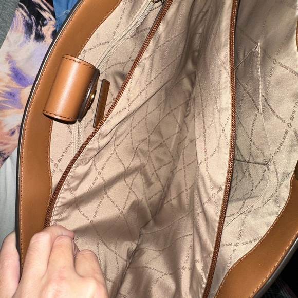 Michael Kors tote bag - Picture 10 of 15